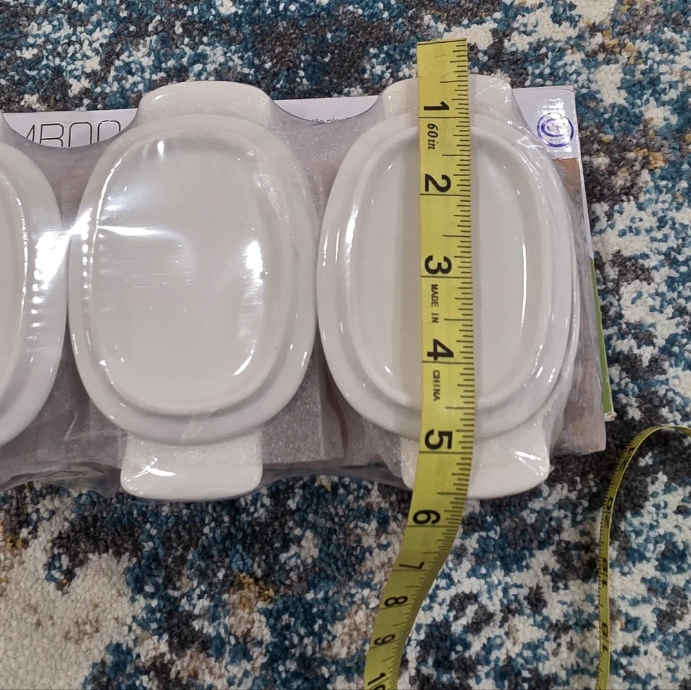 Bamboo essentials Set of 3 Porcelain Bakers with Lids On Bamboo Tray
